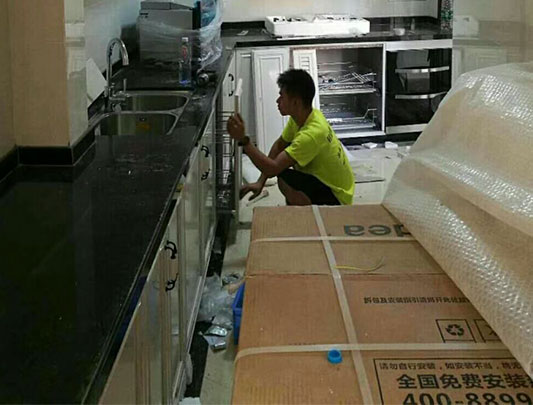 鋁師傅全鋁家居白色整體櫥柜安裝現場圖片